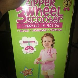 Zycom Zipper Light-Up 3 Wheel Scooter